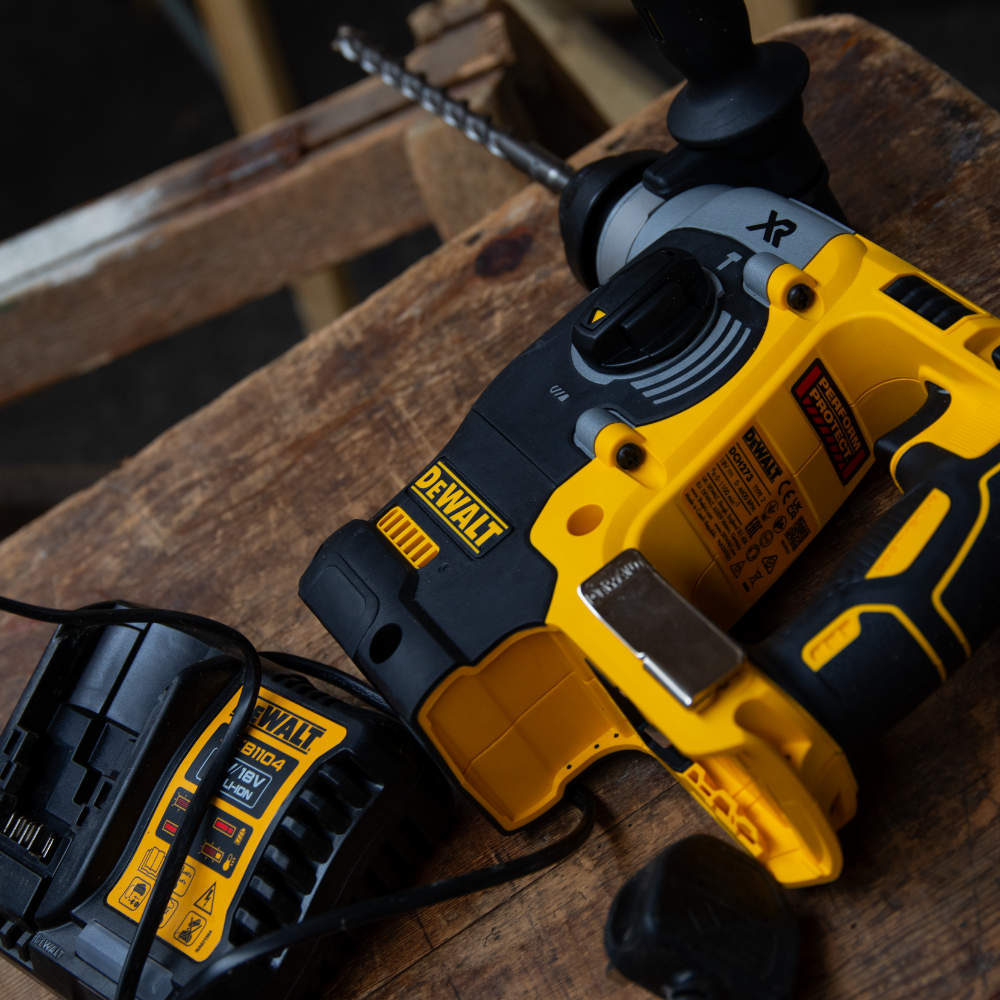 Dewalt DCH273P2 18V XR Brushless SDS-Plus Hammer Drill (24mm capacity) c/w 2 x 5Ah Batteries, Charger & Case