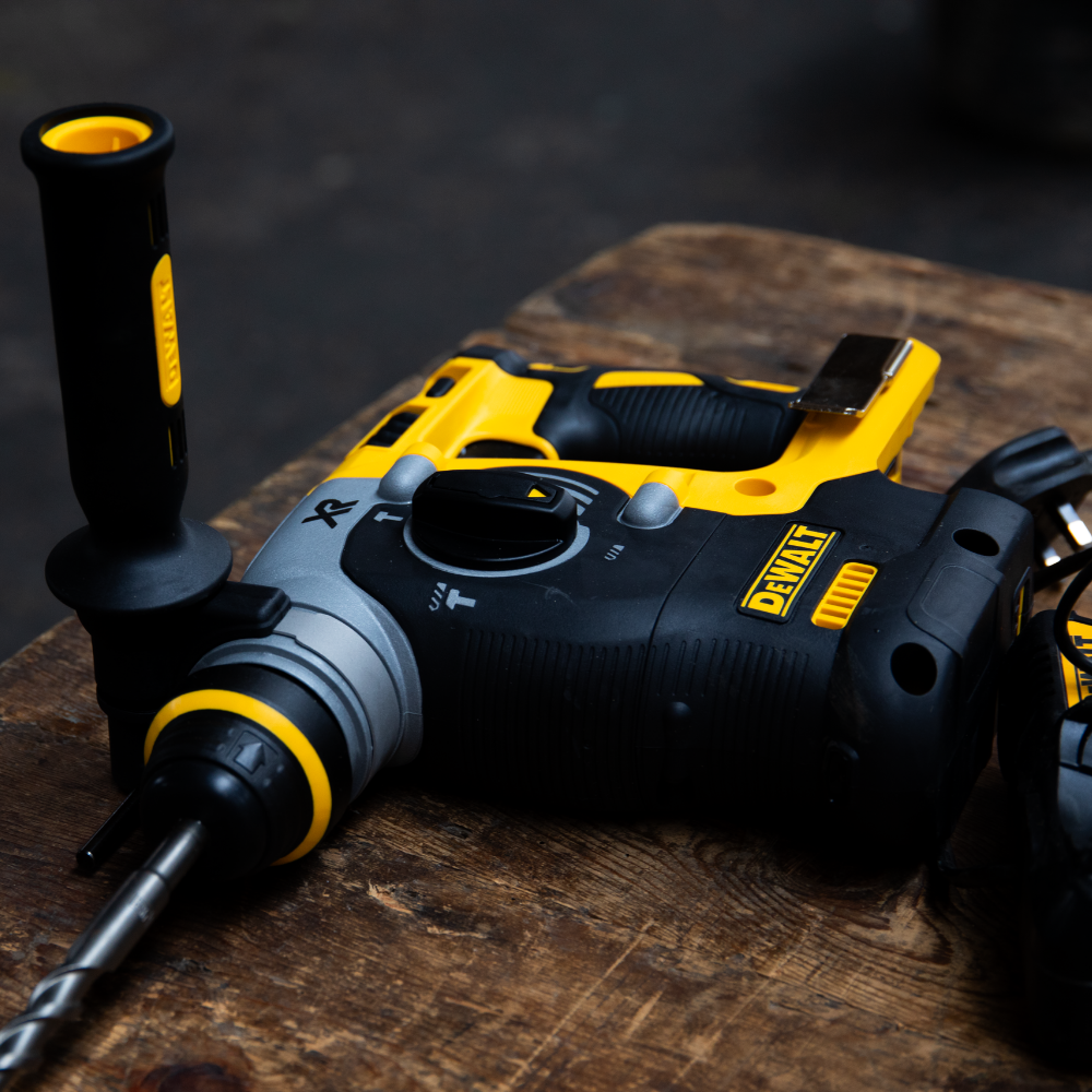 Dewalt DCH273P2 18V XR Brushless SDS-Plus Hammer Drill (24mm capacity) c/w 2 x 5Ah Batteries, Charger & Case