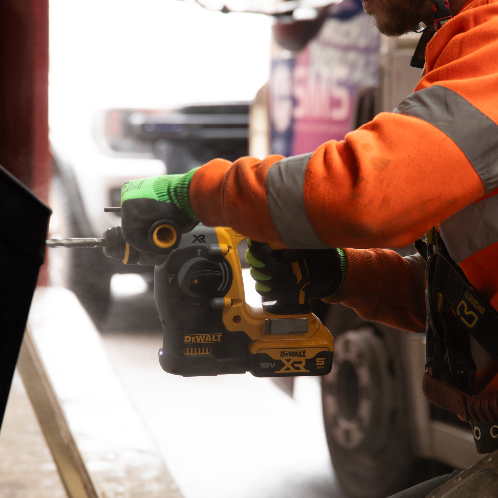 Dewalt DCH273P2 18V XR Brushless SDS-Plus Hammer Drill (24mm capacity) c/w 2 x 5Ah Batteries, Charger & Case
