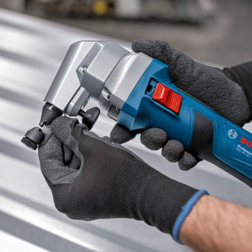 BOSCH GNA 18 V-16 E 18v Nibbler - Body Only (CLEARANCE)