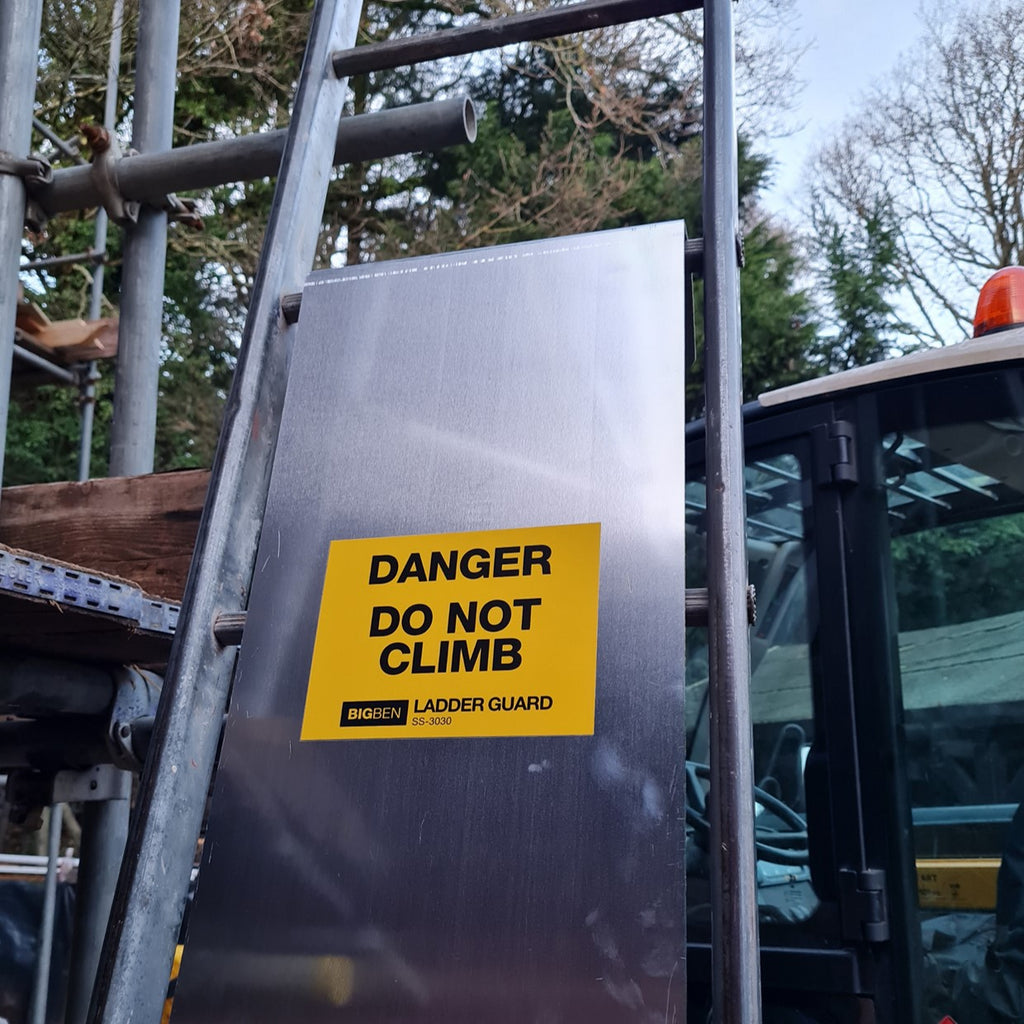 BIGBEN® Ladder Guard - Tuffsteel / Metal Ladders c/w Chain & Combinati