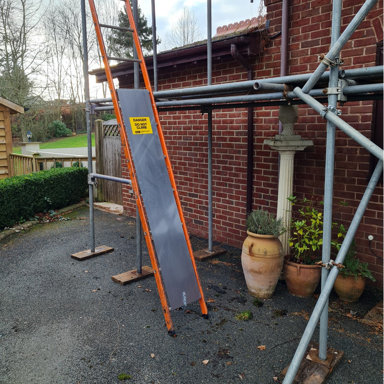 Ladder Guard Back BIGBEN® Ladder Guard - Tuffsteel / Metal Ladders c/w Chain & Combinati