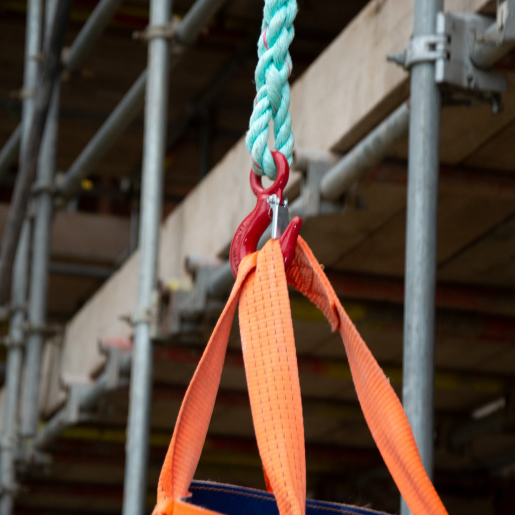 18mm Certified Lifting Rope with 2 Tonne Snap Hook - Strong, Durable ...