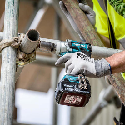 DTW300 Makita Impact Wrench Kit c/w x2 5Ah Batteries, Charger